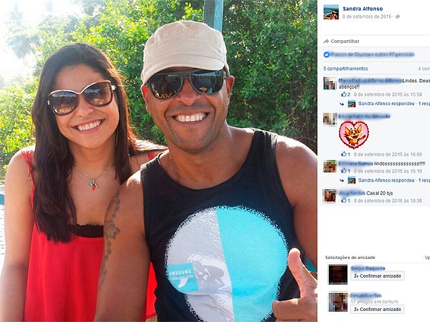 Sandra e o major em foto postada em uma rede social da professora. Salvador Bahia (Foto: Reprodução/ Facebook)